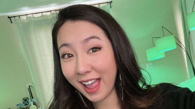 Fuslie studio selfie