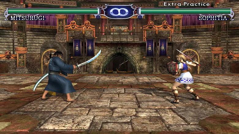 Mitsurugi faces Sophitia with swords drawn in Soulcalibur II