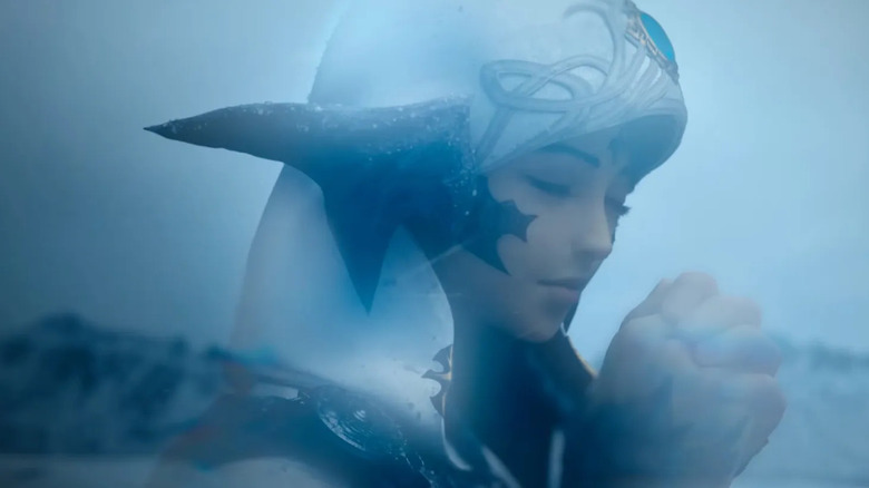 A character prays in the frosty mist in Final Fantasy XIV