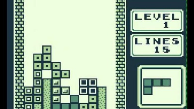 Blocks are arranged into stacks on the bottom of the screen in Tetris (1989)