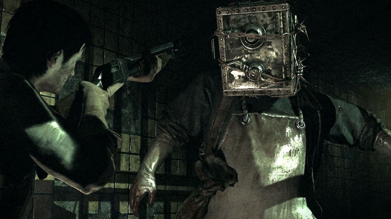 Sebastian Castellanos aims a shotgun at a helmeted enemy in The Evil Within