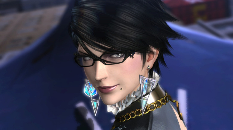 Bayonetta glances to the left smirking in "Bayonetta 2" (2014)
