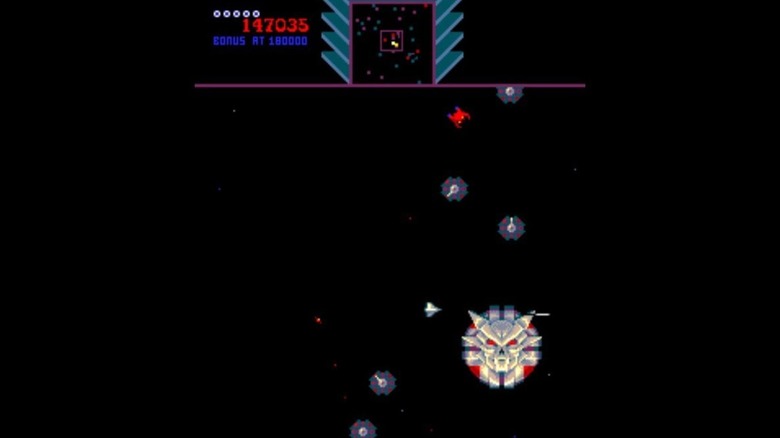 Player fighting boss in Sinistar