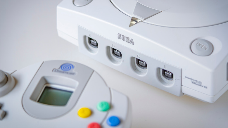 Sega Dreamcast and controller with VMU inserted