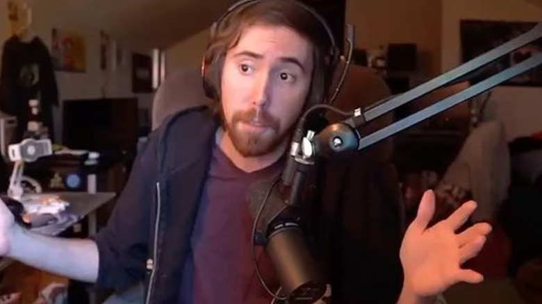 Asmongold streaming