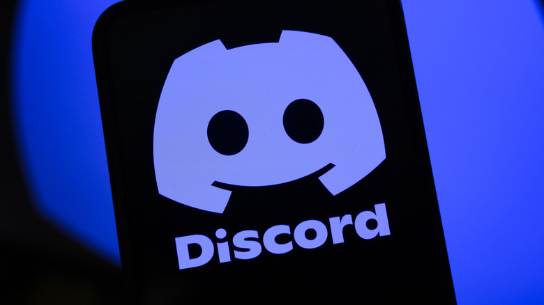 A device display the Discord name and logo