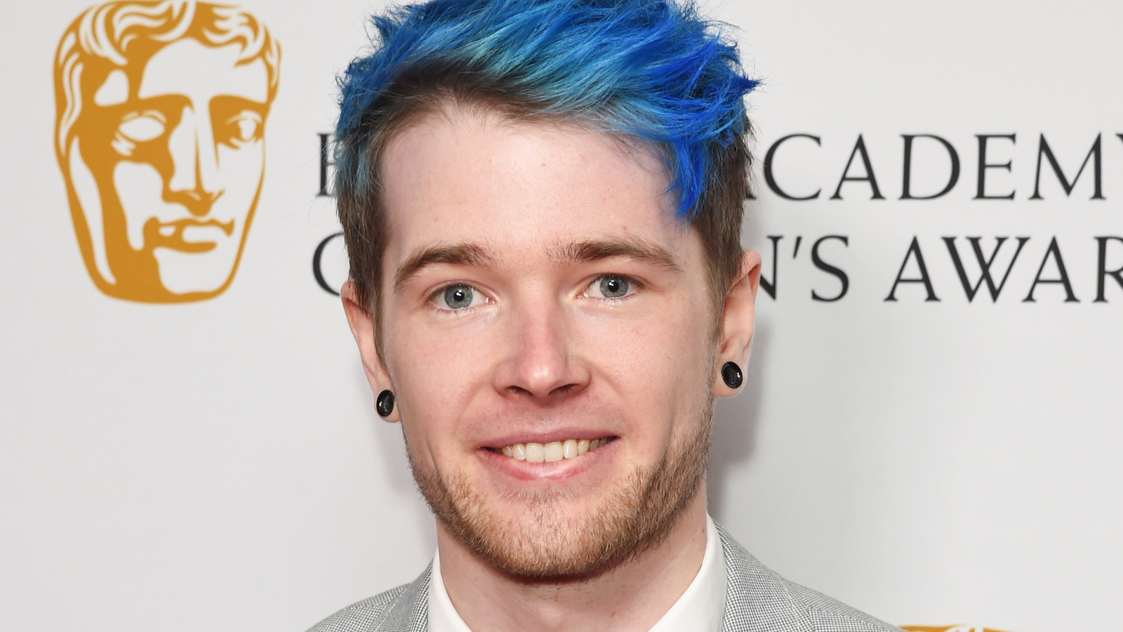 dantdm new hair pink and blue