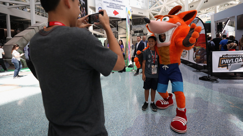 E3