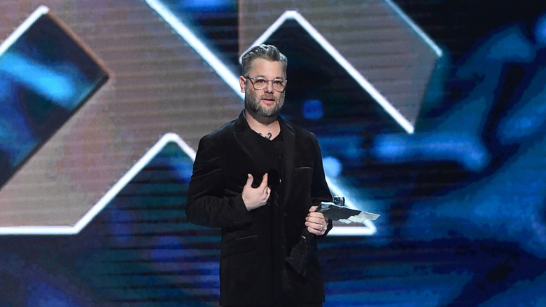 Cory Barlog speaking at game awards