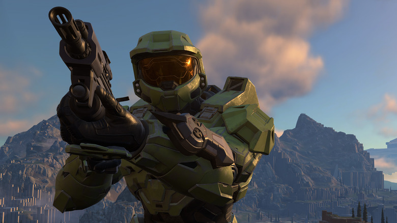 Master Chief aims rifle