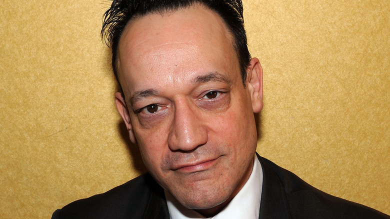 Ted Raimi posing