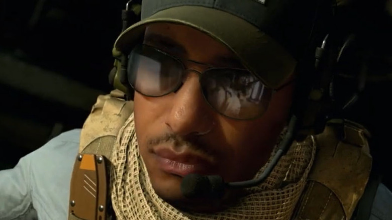 Modern Warfare 2 sunglasses character close up