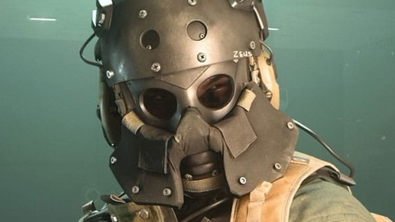 Warzone 2.0 Masked operator close up