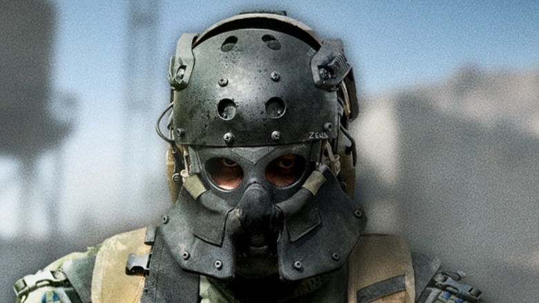 Warzone 2.0 solider wearing helmet