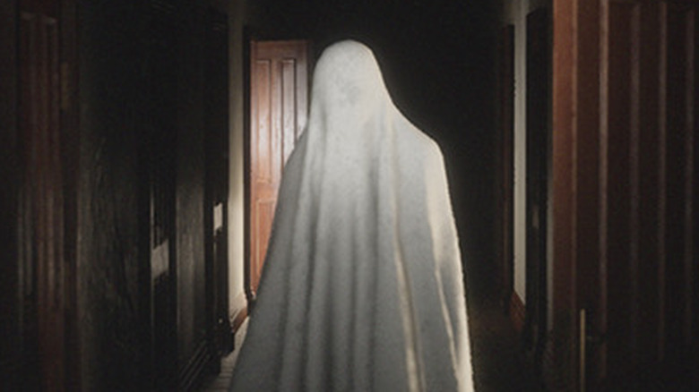 Luto Ghost close up