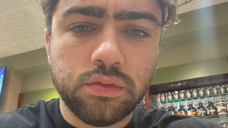 serious Mizkif selfie