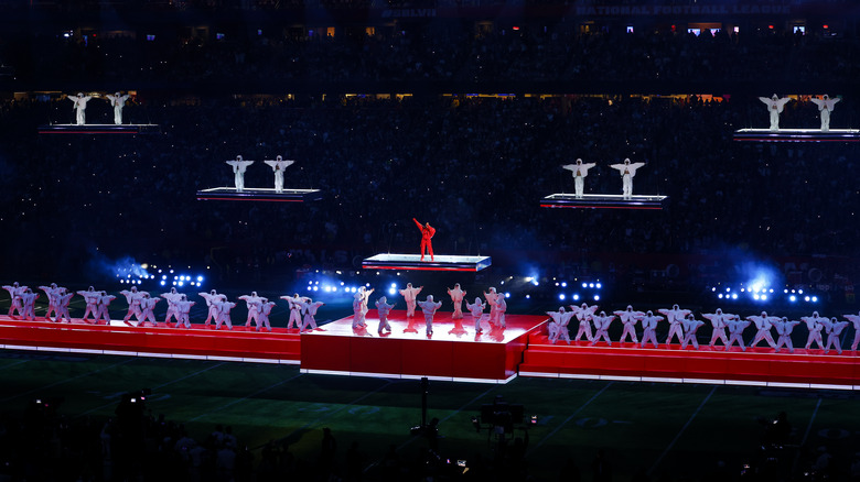 Rihanna halftime show dancers
