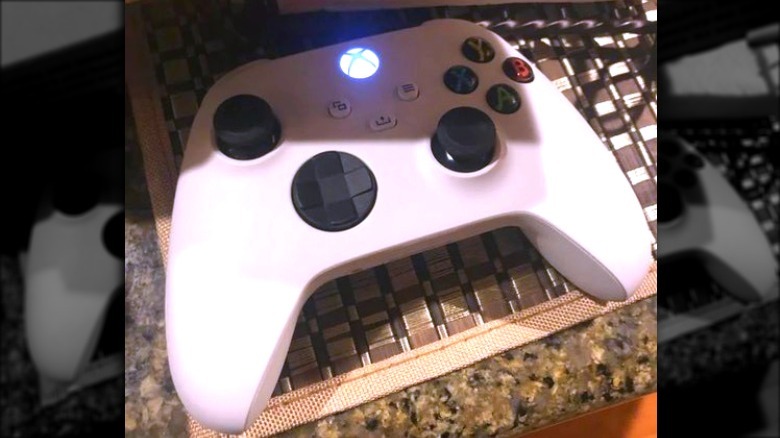 Xbox Series X white controller