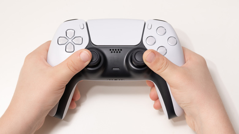 Dualshock with small hands