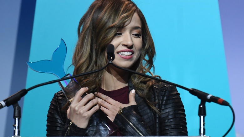 Pokimane accepting award