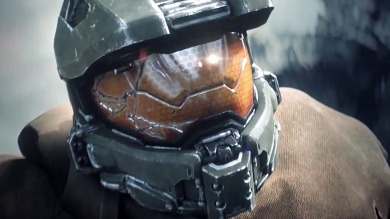 Master Chief looking to the side