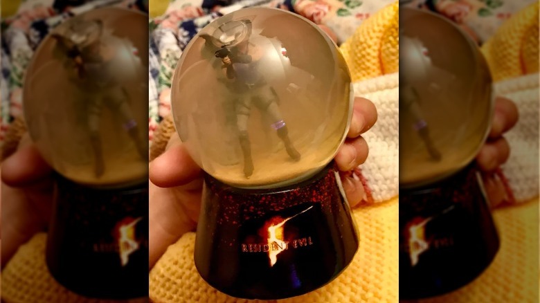 Resident Evil sand globe