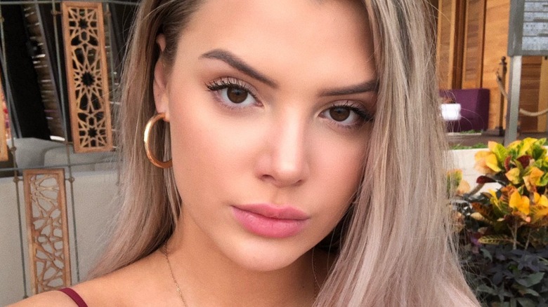 Alissa Violet Close Up Earring