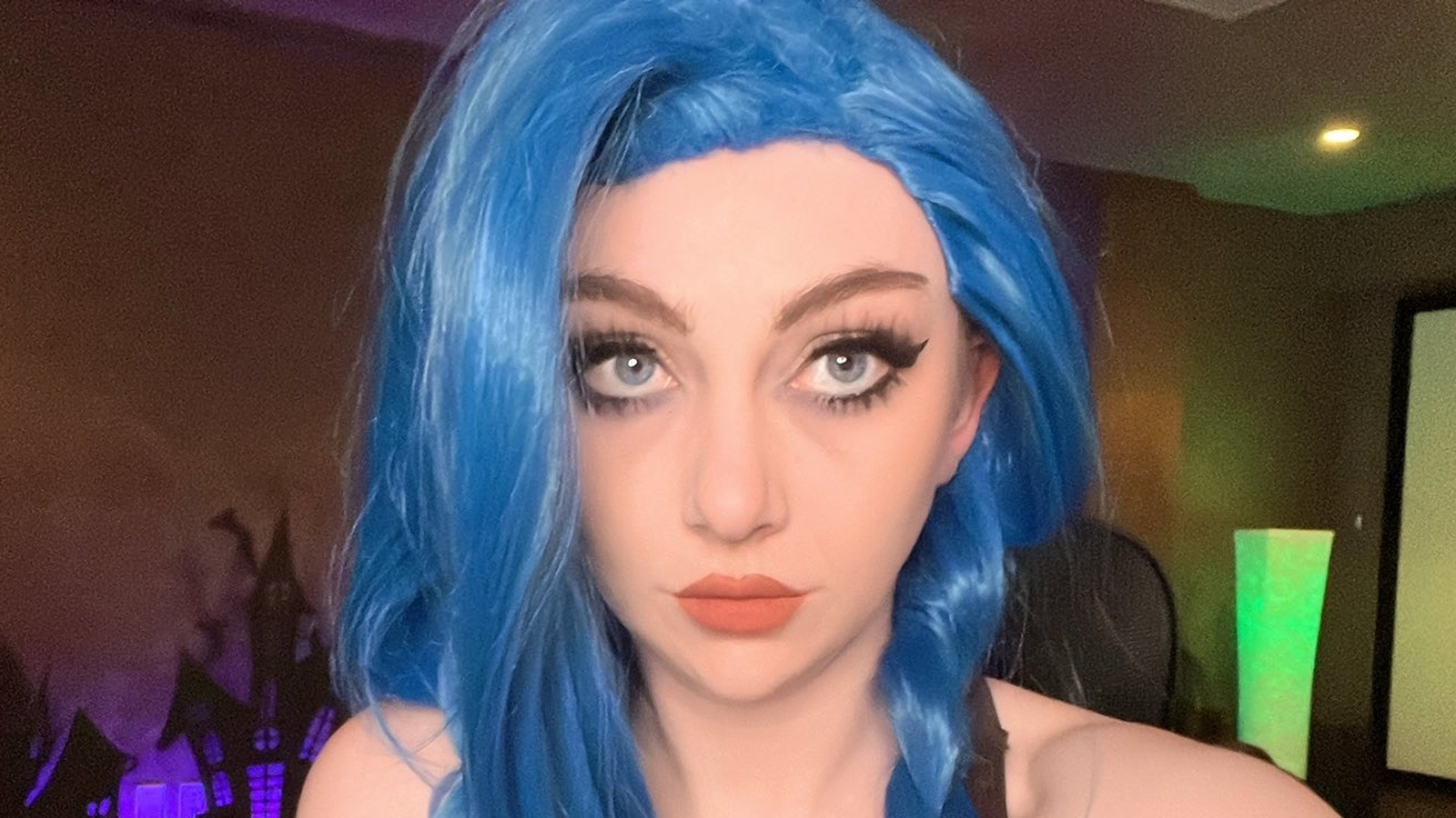 Twitch streamer JustaMinx has existential crisis after dyeing hair ginger