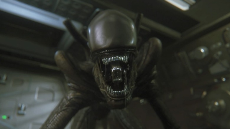 Xenomorph attacking