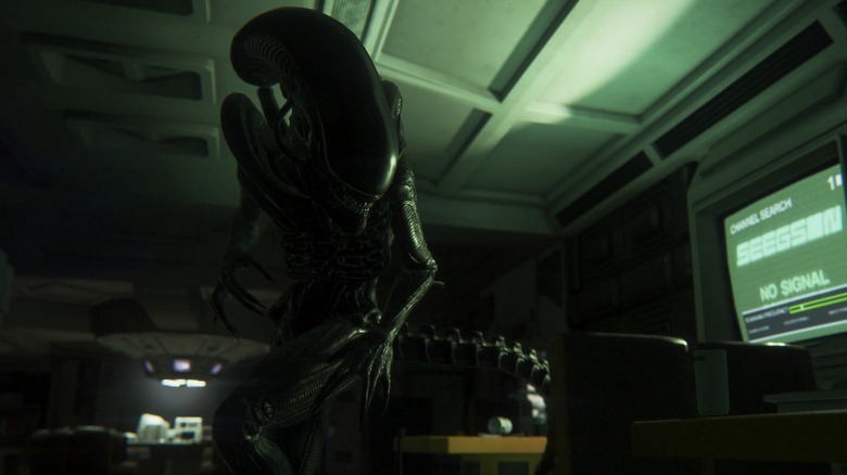 Xenomorph standing in hall