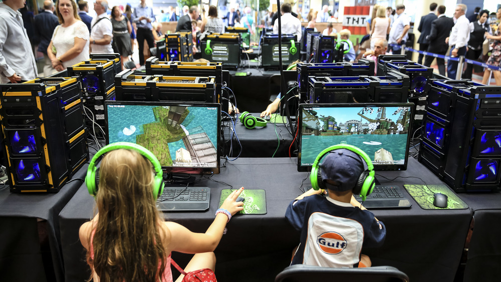 Large Minecraft event with children playing