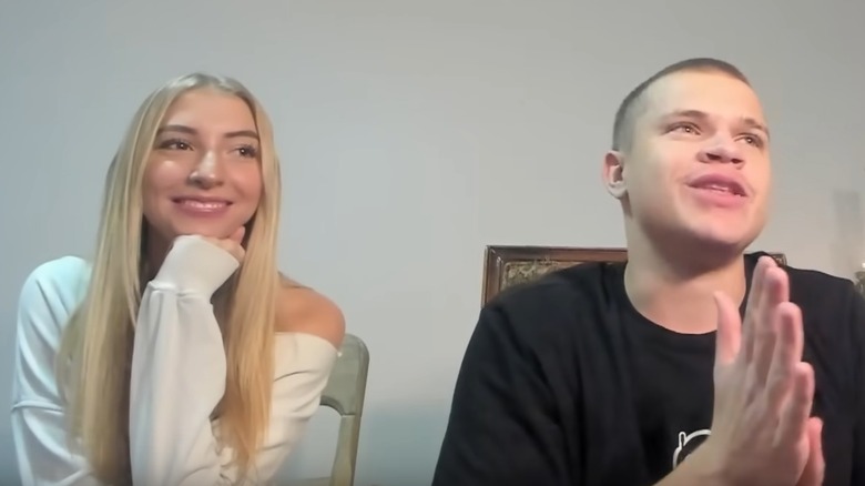Jynxzi and Kassie sitting together