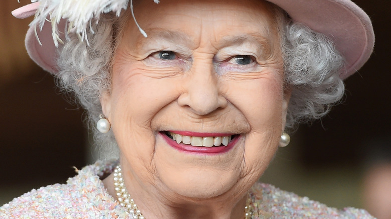 Queen visits Sussex