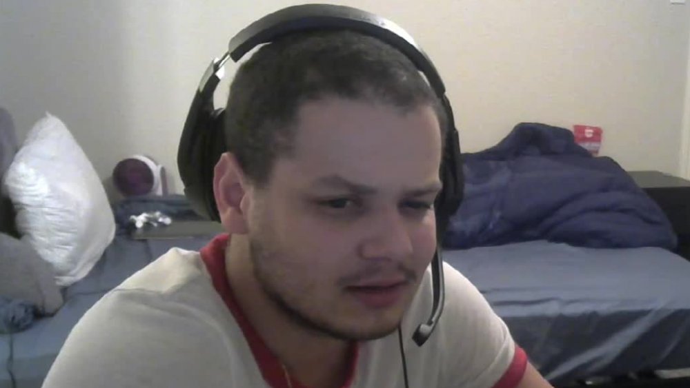 Erobb221