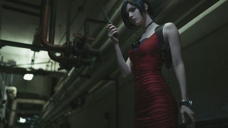 Ada Wong walkie talkie
