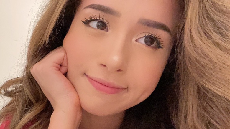 Pokimane hand on chin