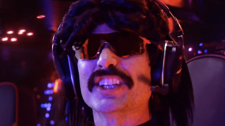 DrDisRespect holds can