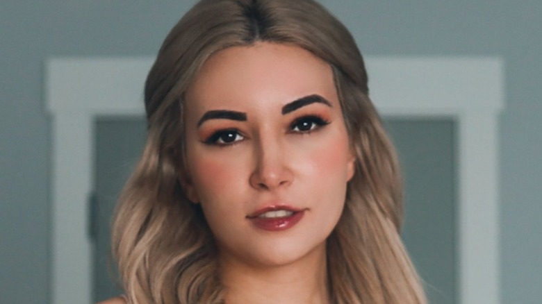 Streamer Alinity's Blonde Hair