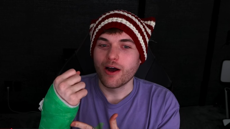 Dream holding up green cast