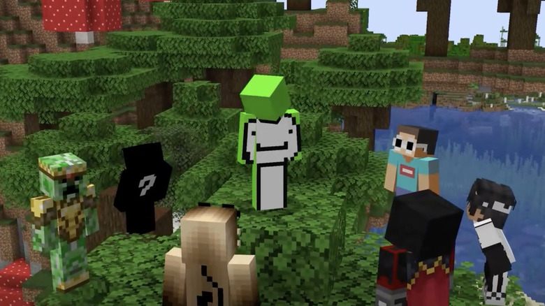 Dream's "Minecraft" player surrounded by other players