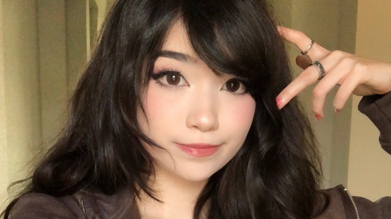 Emiru taking a selfie