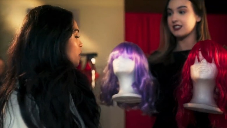 Valkyrae looking at wigs