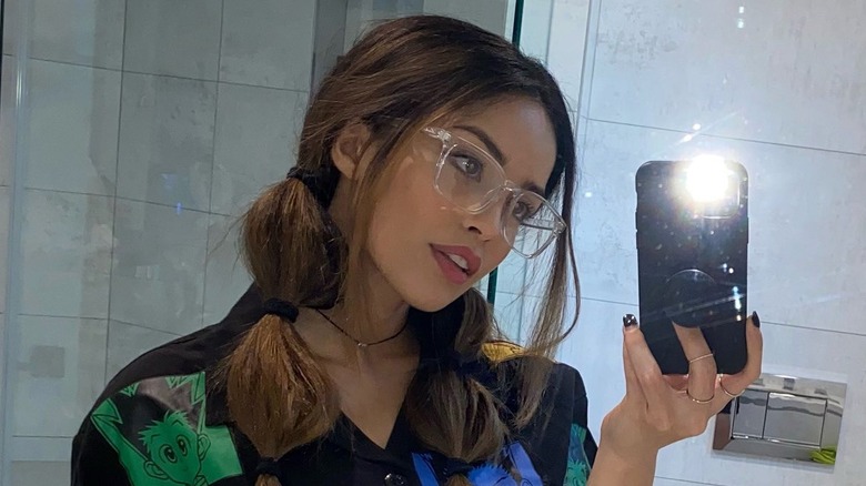 Valkyrae mirror selfie