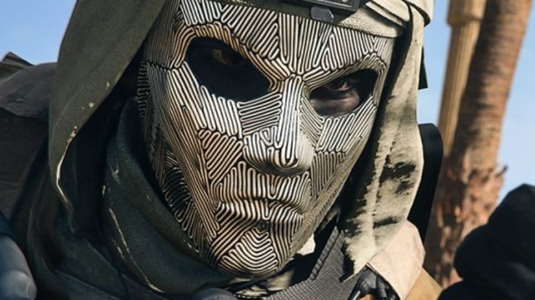 Warzone 2.0 operator black and white mask