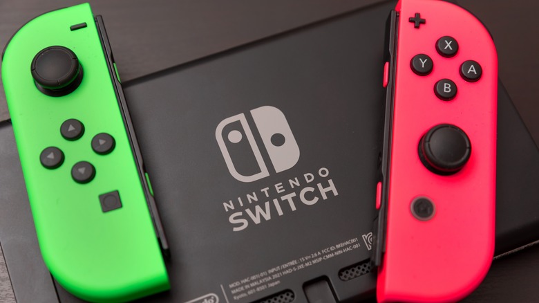 Switch with joycons detached