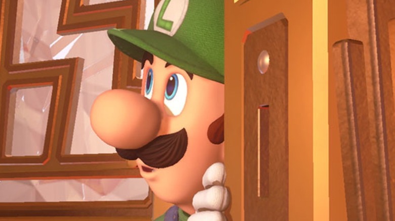 Luigi opens door
