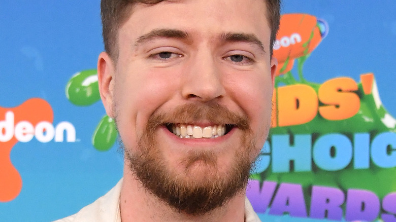 MrBeast smiling at Kid's Choice Awards