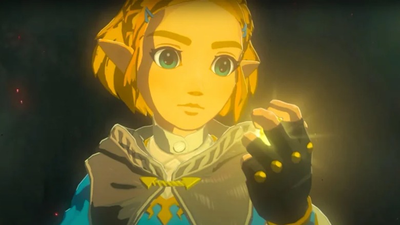 Zelda holds orb