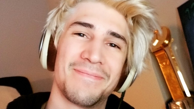 xQc Smile Blond Hair