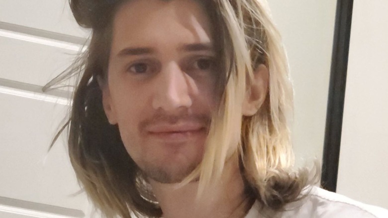 xQc Long Hair Selfie